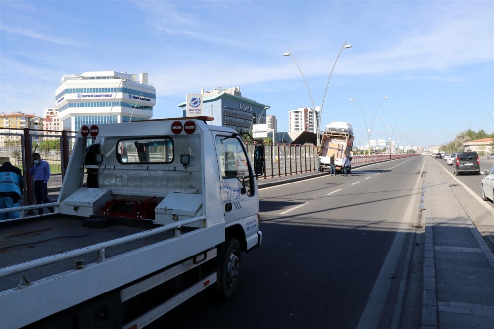 Kayseri'de Zincirleme Trafik Kazası: 4 Yaralı