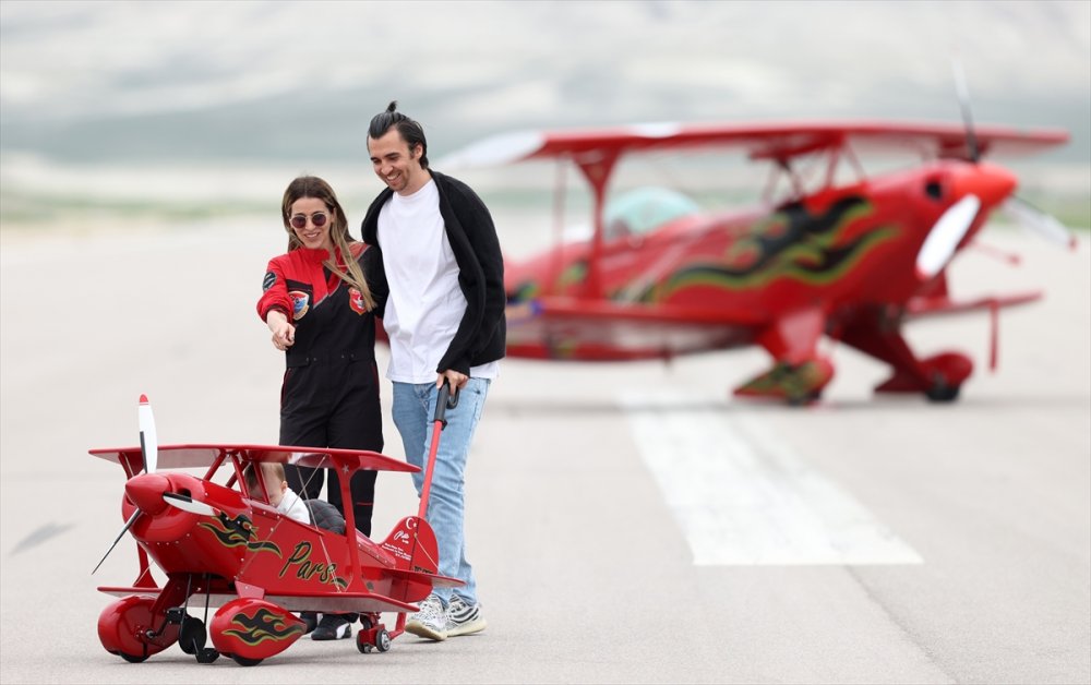 Türk Kadınının Göklerdeki Temsilcisi Anne Olduktan Sonra Daha Temkinli Uçuyor