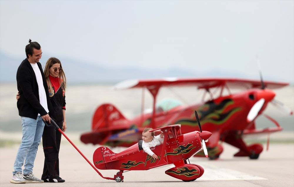 Türk Kadınının Göklerdeki Temsilcisi Anne Olduktan Sonra Daha Temkinli Uçuyor