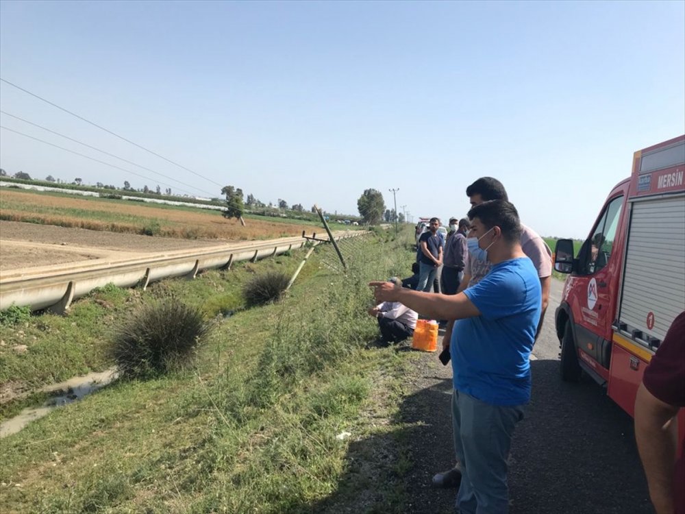 Mersin'de Tarım İşçilerini Taşıyan Minibüs Şarampole Devrildi: 7 Yaralı