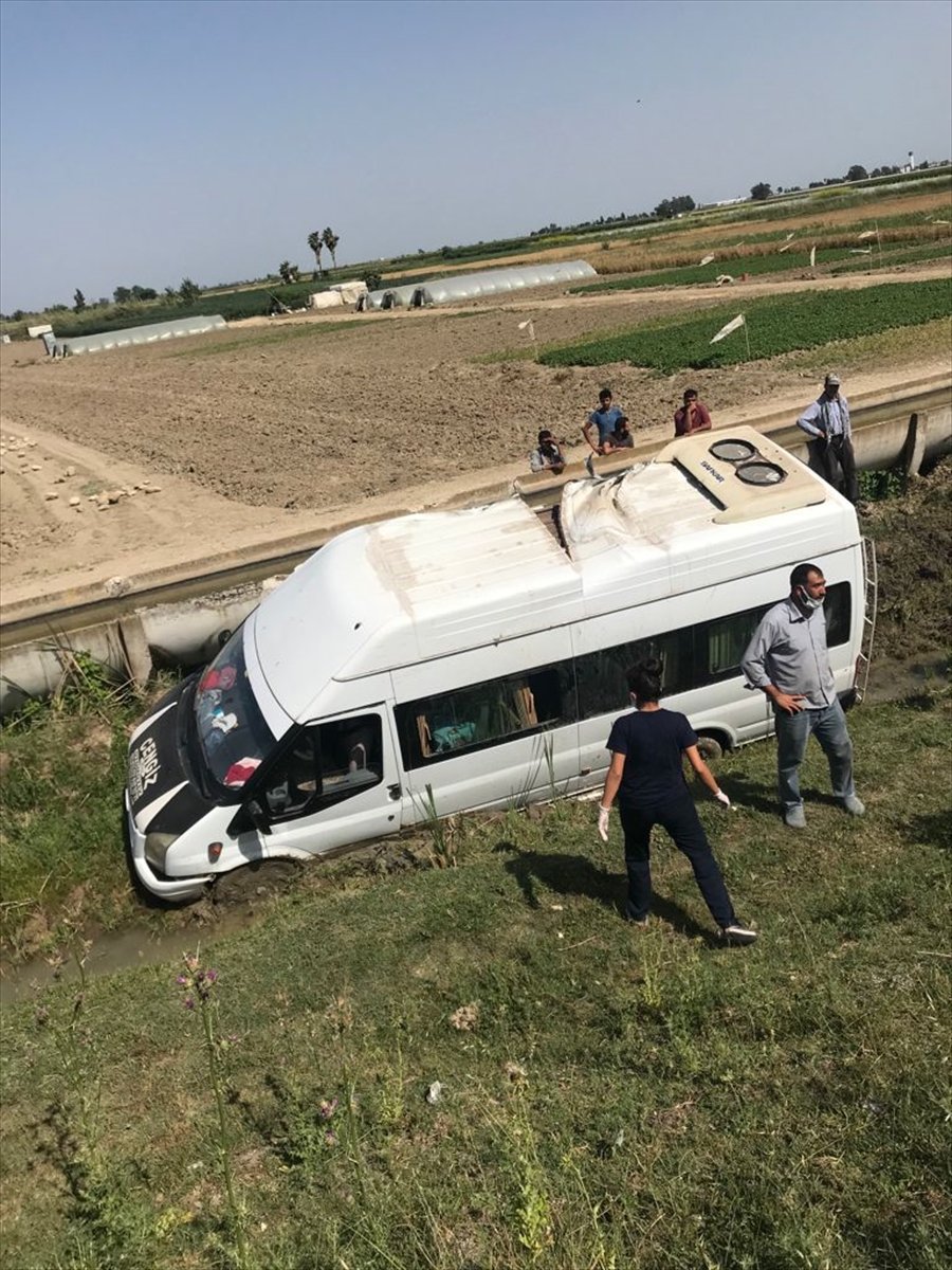 Mersin'de Tarım İşçilerini Taşıyan Minibüs Şarampole Devrildi: 7 Yaralı