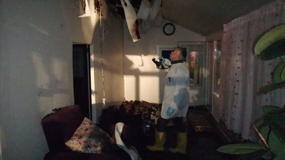 Ereğli'de Çatı Yangını Korkuttu