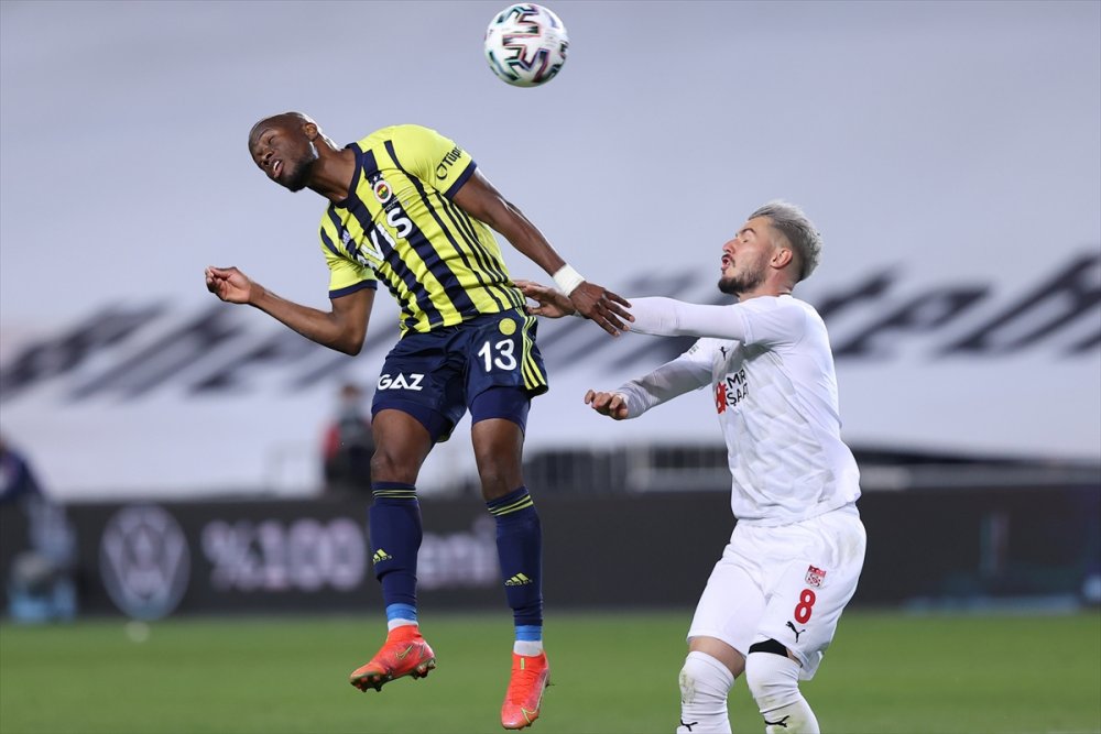 Fenerbahçe: 1 - Demir Grup Sivasspor: 2
