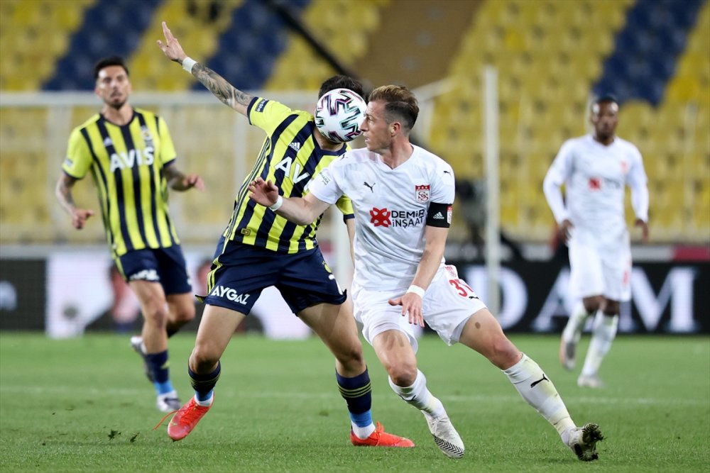 Fenerbahçe: 1 - Demir Grup Sivasspor: 2