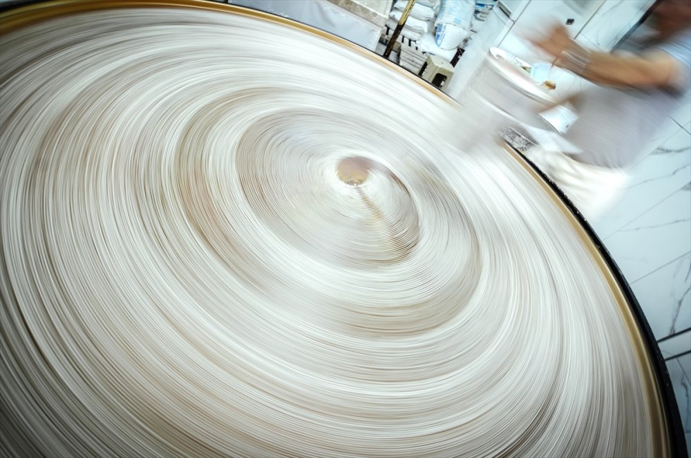 Gariban Tatlısı Tel Kadayıf Sofraları Tatlandırıyor