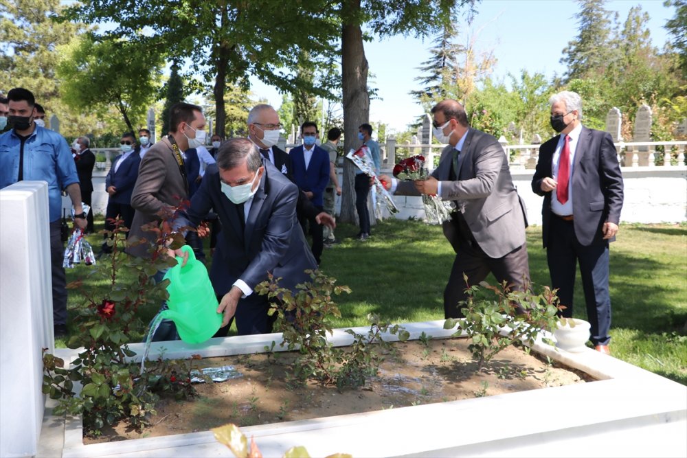 Konya, Aksaray, Karaman Ve Afyonkarahisar'daki Şehitliklerde Hüzünlü Bayram Arifesi