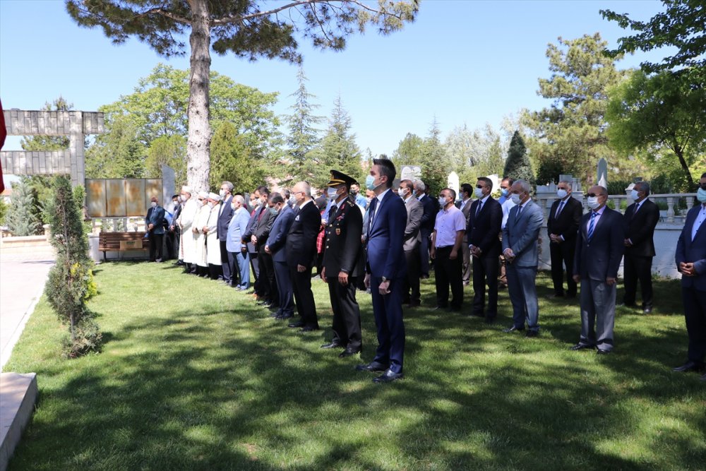 Konya, Aksaray, Karaman Ve Afyonkarahisar'daki Şehitliklerde Hüzünlü Bayram Arifesi