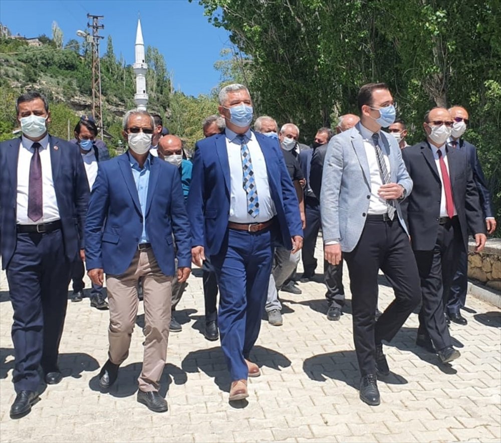 744. Türk Dil Bayramı Kapsamında Karamanoğlu Mehmet Bey'in Türbesi Ziyaret Edildi