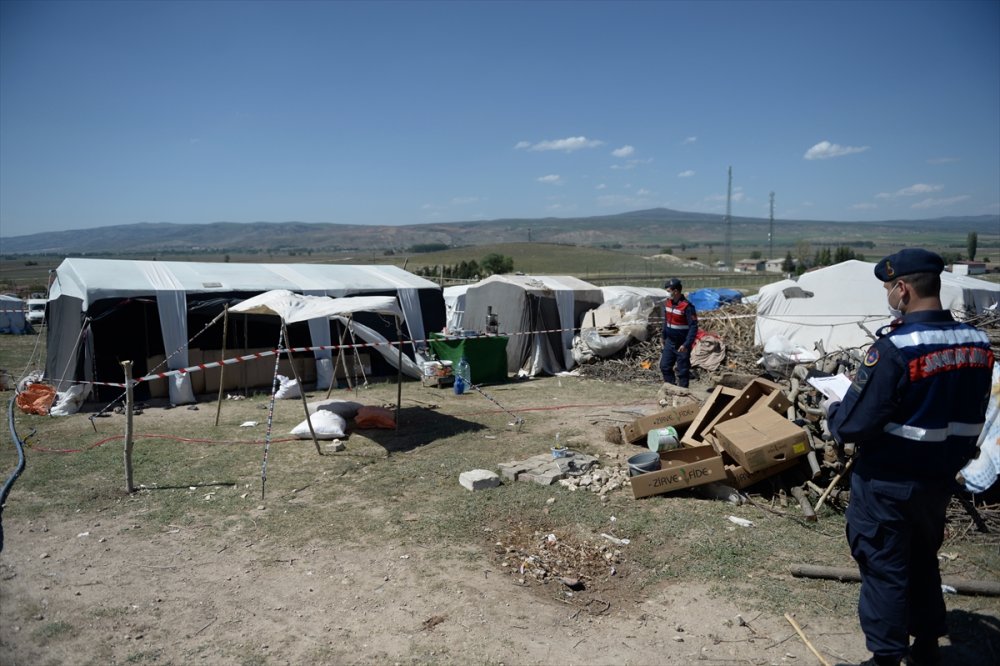 Eskişehir'de Tarım İşçilerinin Kaldığı Çadır Alanında Bir Aile Karantina Altına Alındı