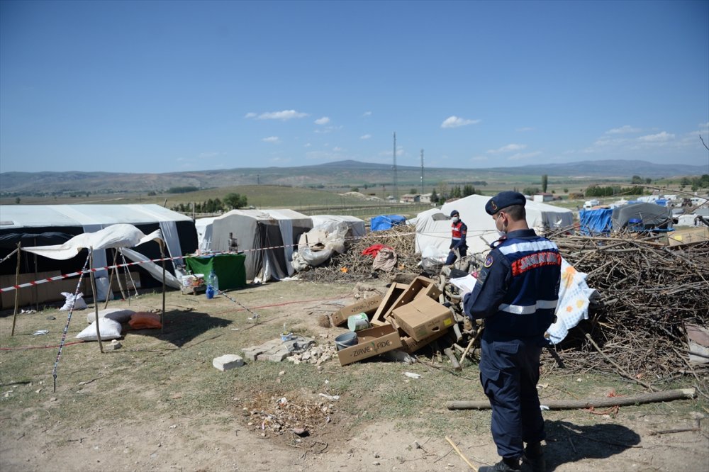 Eskişehir'de Tarım İşçilerinin Kaldığı Çadır Alanında Bir Aile Karantina Altına Alındı
