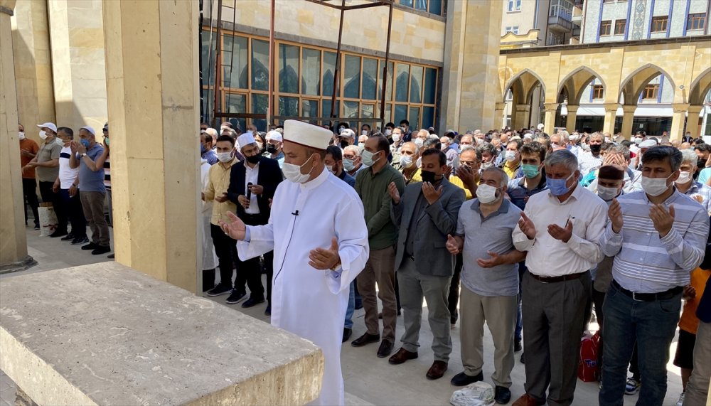 Kayseri, Niğde, Sivas Ve Kırşehir'de Filistinli Şehitler İçin Gıyabi Cenaze Namazı Kılındı