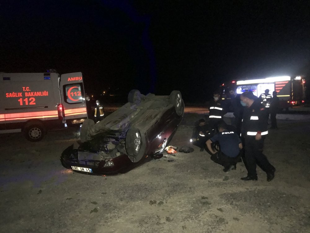 Niğde'de Devrilen Otomobilin Sürücüsü Öldü