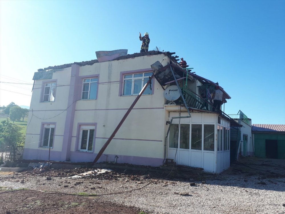 Pınarbaşı Köyünde Yangın Paniği