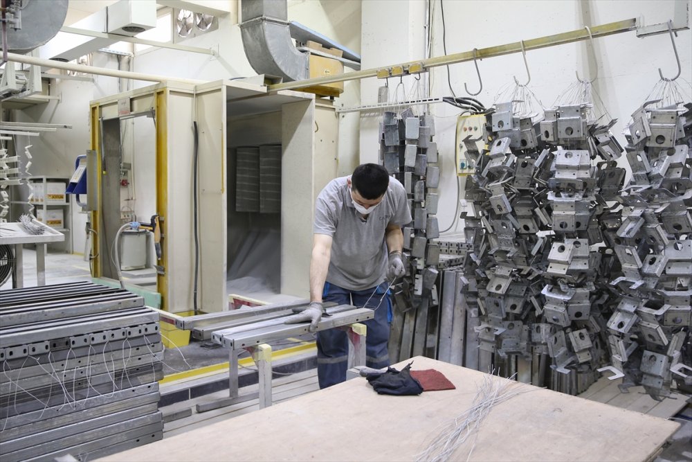 Yıllar Önce Küçük Bir Atölyede Başladığı Gıda Saklama İşinde 65 Ülkeye İhracat Yapıyor