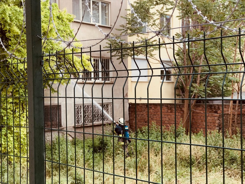 Eskişehir'de Bir Evde Çıkan Yangında Hasar Meydana Geldi