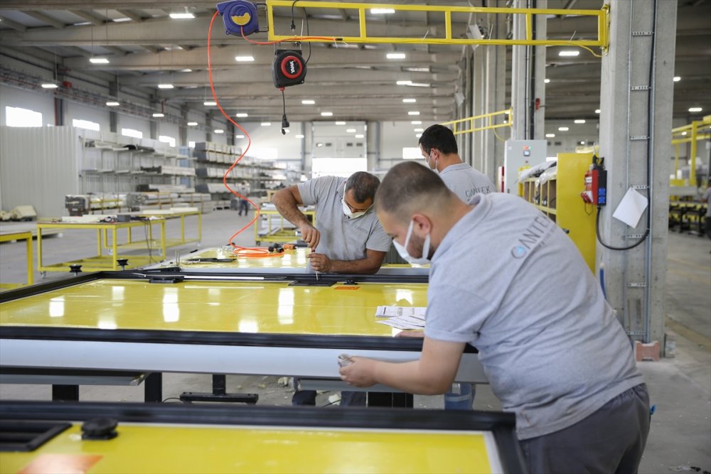 İşveren Ve İşçi Arasındaki "Güçlü Bağ" Yanan Fabrikayı Yeniden Ayağa Kaldırdı