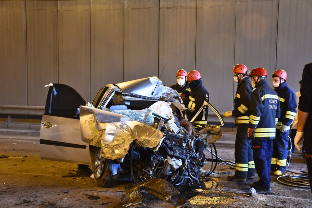 Konya'da Feci Kaza, Baba Öldü, Eşi Ve 3 Çocuğu Yaralandı