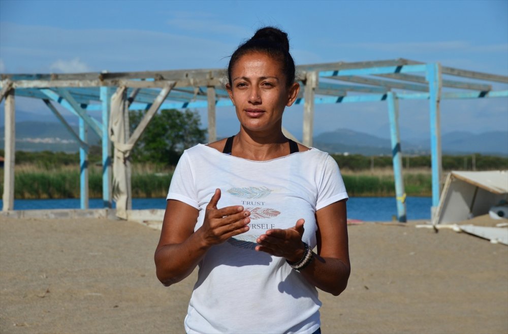 Antalya'da Caretta Carettalar, Yumurta Bırakmaya Başladı