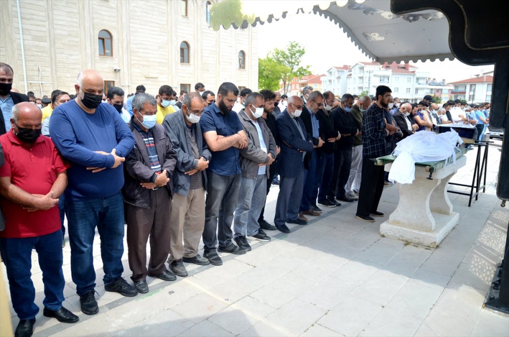 Konya'da Baba ve Küçük Kızına Acı Veda