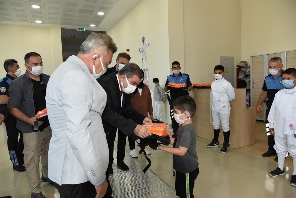 Karaman'da Eskrim Sporcuları Ödüllendirildi