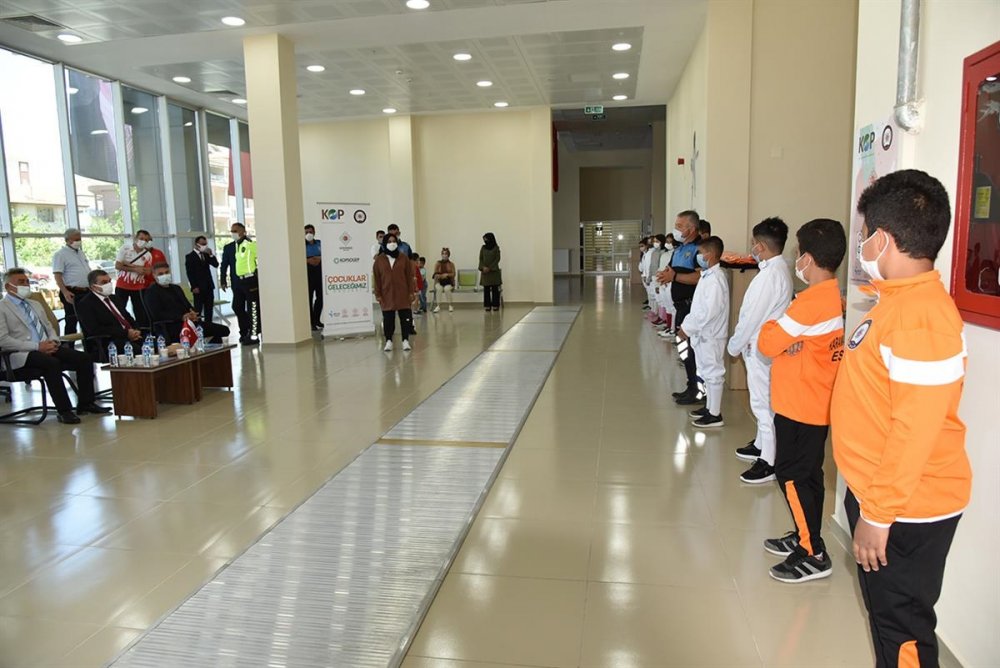 Karaman'da Eskrim Sporcuları Ödüllendirildi