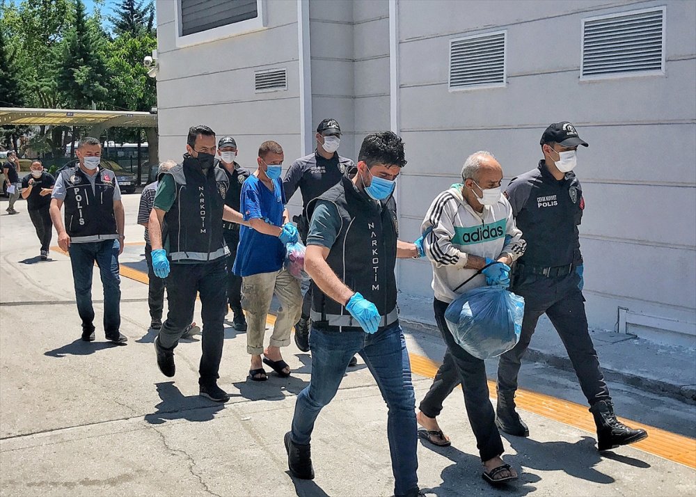 Suriye Açıklarında Yaklaşık 1,5 Ton Esrar Ele Geçirilen Operasyonda Yakalanan 6 Zanlı Adliyede