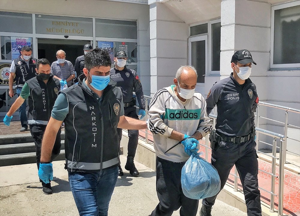 Suriye Açıklarında Yaklaşık 1,5 Ton Esrar Ele Geçirilen Operasyonda Yakalanan 6 Zanlı Adliyede