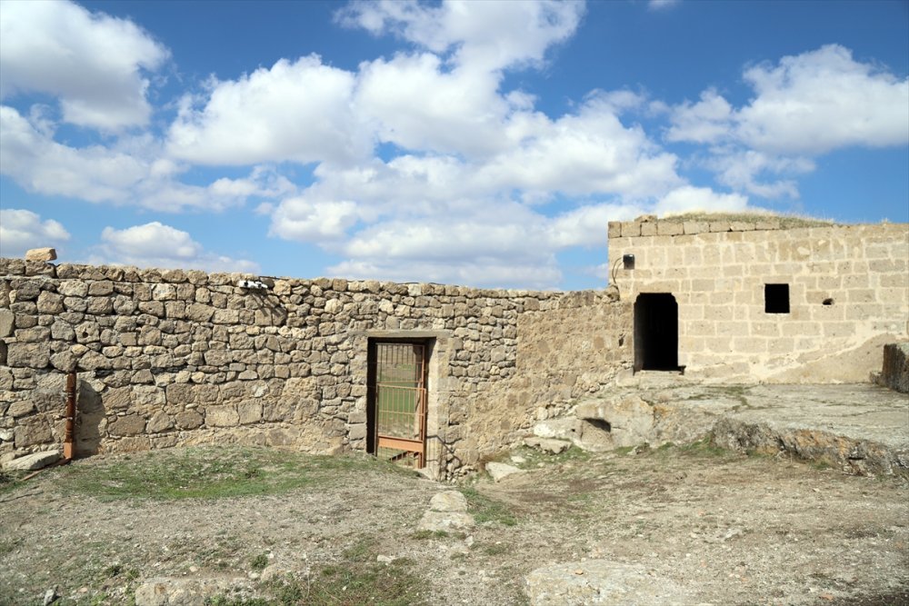 Aksaray'daki Yüksek Kilise İhtişamıyla Ziyaretçilerini Bekliyor
