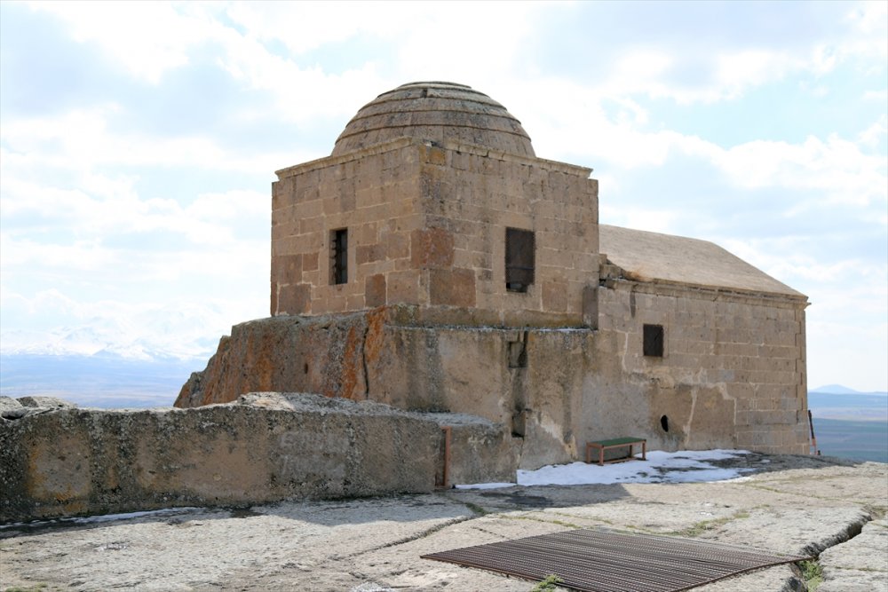 Aksaray'daki Yüksek Kilise İhtişamıyla Ziyaretçilerini Bekliyor