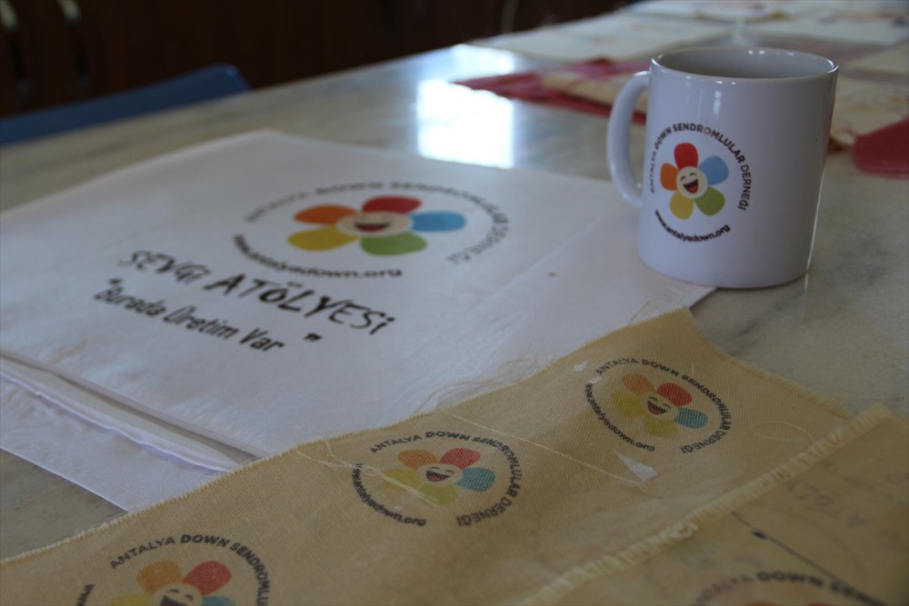 Engelli Bireyler, Sevgi Atölyesi'nde Hediyelik Baskı Ürünlerle Gelir Elde Edecek