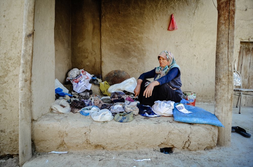 Anne Ve Kızları Ata Tohumuyla Başladıkları Fide Üretiminde Talebe Yetişemiyor