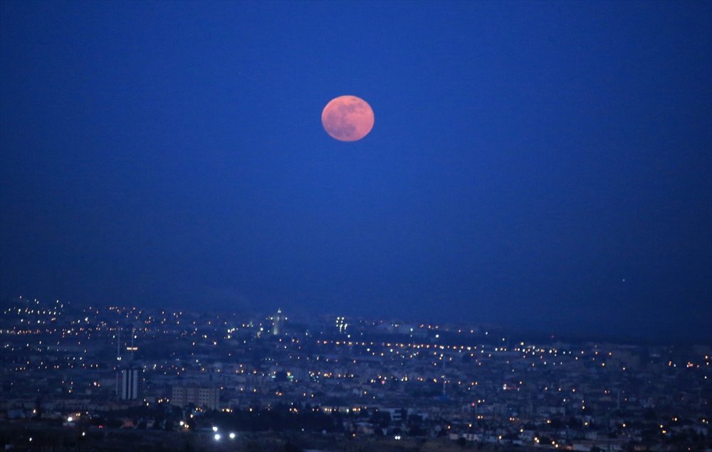 Mersin Ve Hatay'da "süper Ay" Gözlemlendi