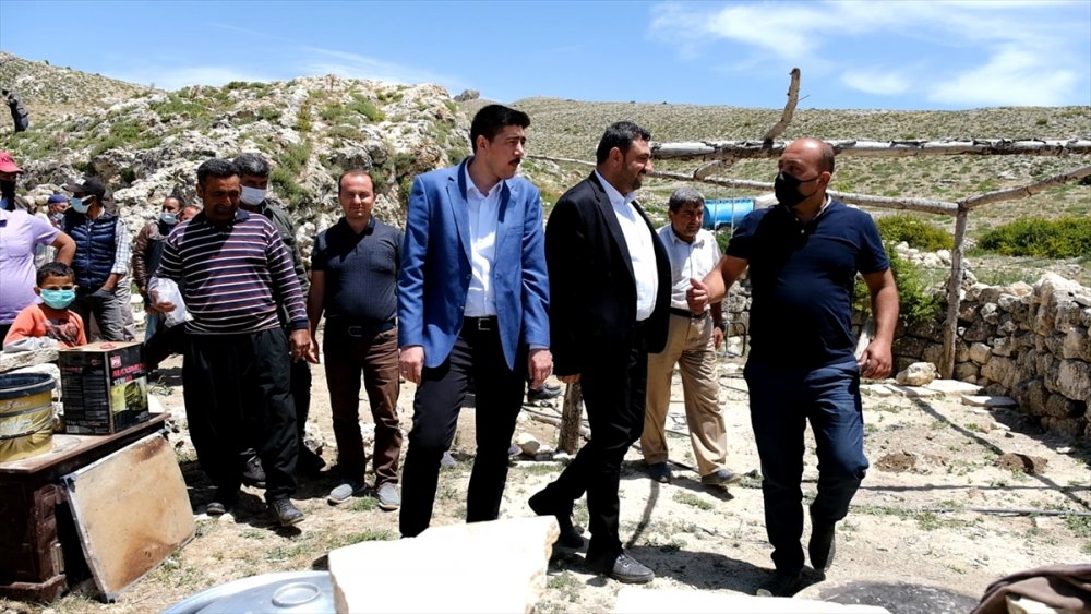 Mut Kaymakamı Fatih Erdoğan Kızılova Yaylası'nda Besicilerle Bir Araya Geldi