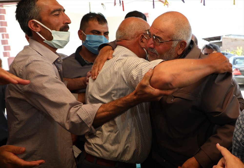 Aksaray Valisi Aydoğdu, Arazi Anlaşmazlığı Nedeniyle 20 Yıldır Husumetli 2 Kardeşi Barıştırdı