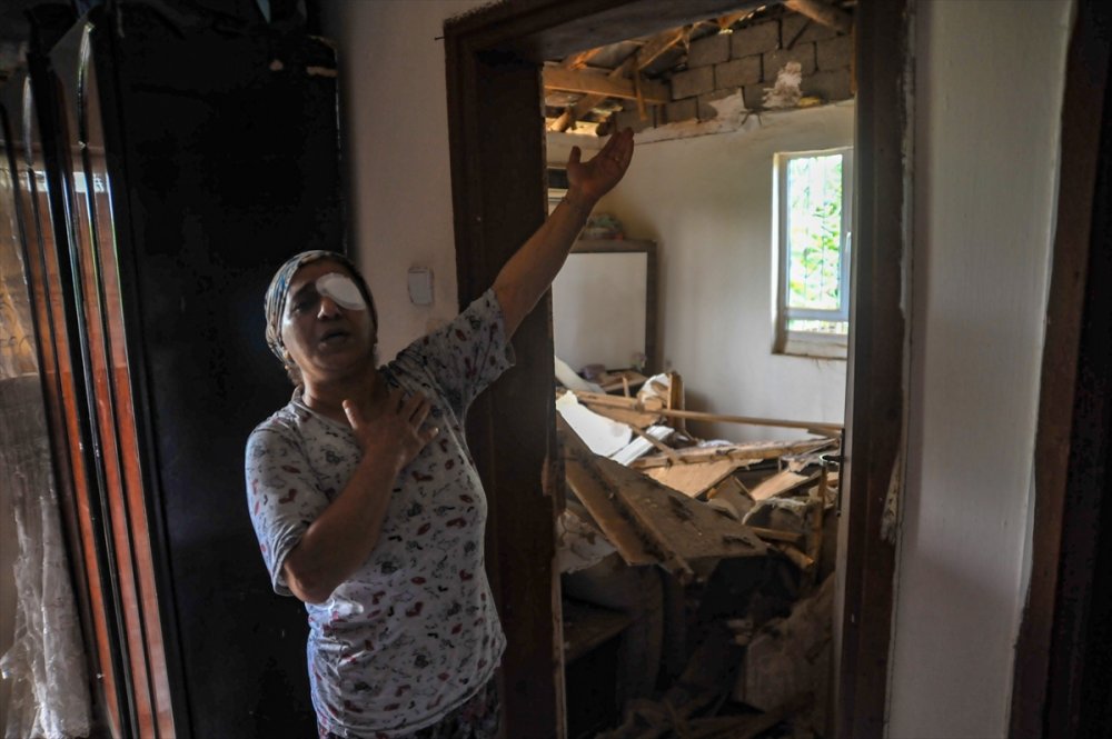 Antalya'da Tavanı Çöken Evde Annenin Refleksi, Aileyi Kurtardı