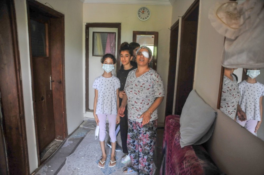 Antalya'da Tavanı Çöken Evde Annenin Refleksi, Aileyi Kurtardı