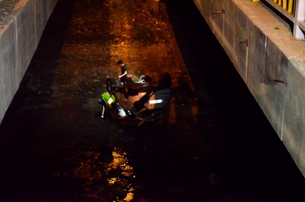 Mersin'de Otomobil Köprüden Dere Yatağına Düştü: 1 Yaralı