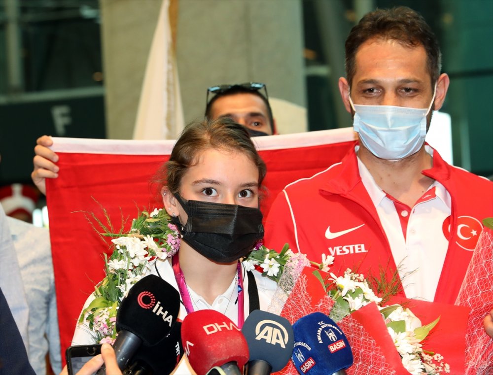 Altın Kız Türkiye'ye Döndü