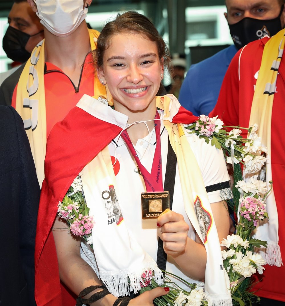 Altın Kız Türkiye'ye Döndü