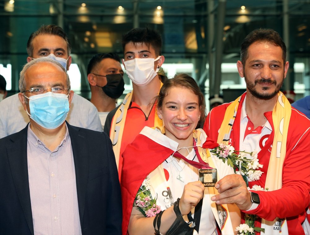 Altın Kız Türkiye'ye Döndü