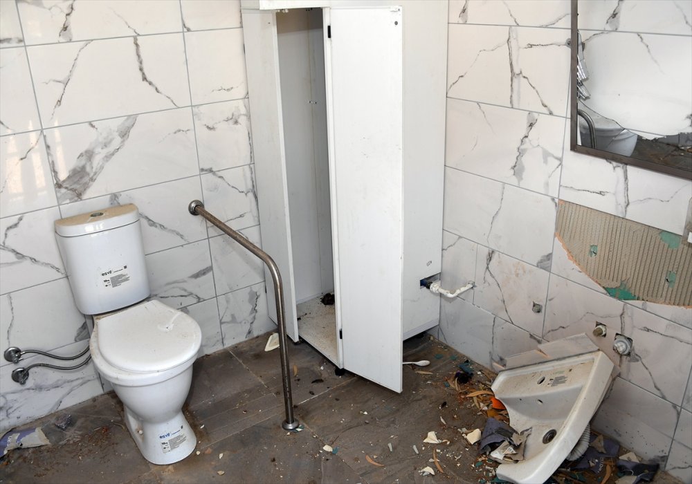 Mersin Sahilinde Hoş Olmayan Görüntüler