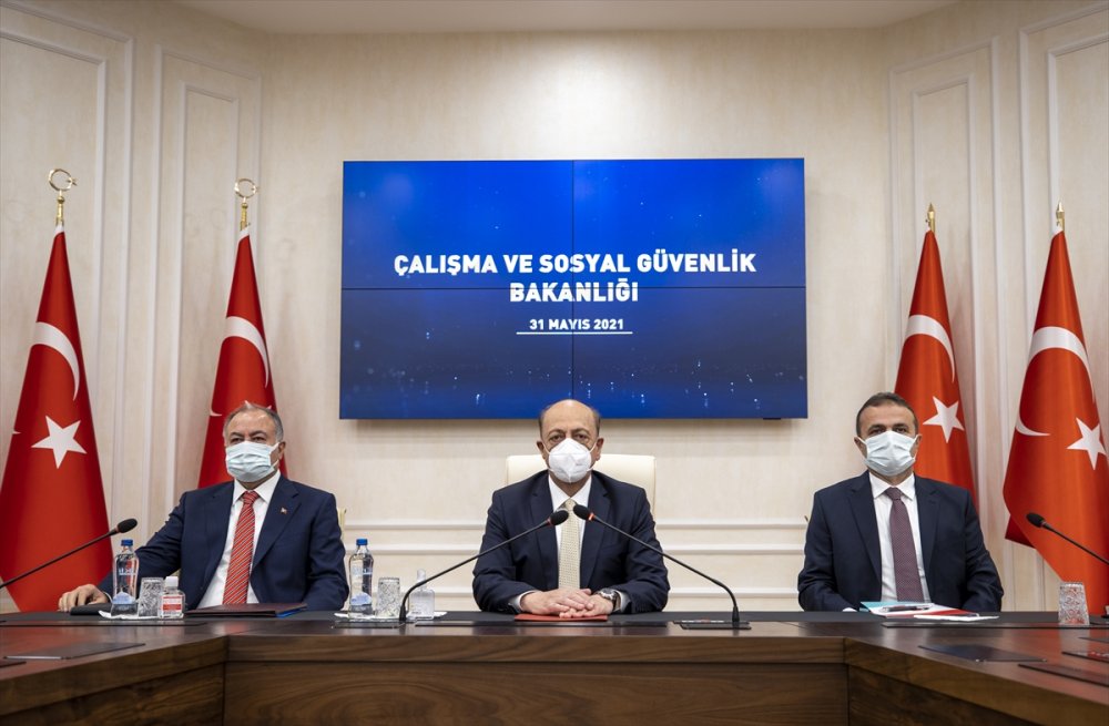 Türk-iş Ve Hak-iş, Kamu İşçisi İçin Ortak Zam Talebini Çalışma Ve Sosyal Güvenlik Bakanlığına Sundu