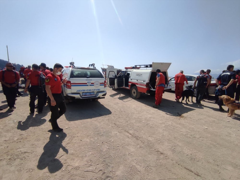 Antalya'da Fotoğraf Çekmek İçin Gittiği Dağlık Bölgede Kaybolan Kişiyi Arama Çalışmaları Devam Ediyor