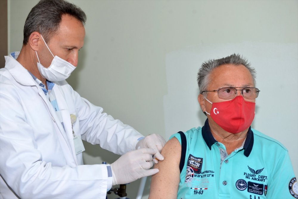 "Turizmin Başkenti" Antalya'da Yapılan Kovid-19 Aşısı 1 Milyon Dozu Aştı