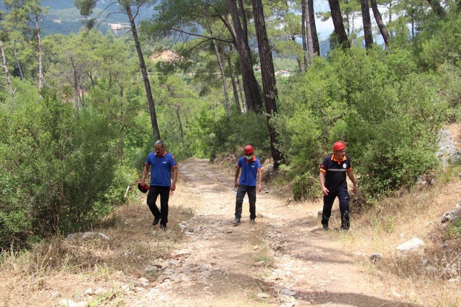 Antalya'da Fotoğraf Çekmek İçin Gittiği Dağlık Bölgede Kaybolan Kişiyi Arama Çalışmaları Sürüyor