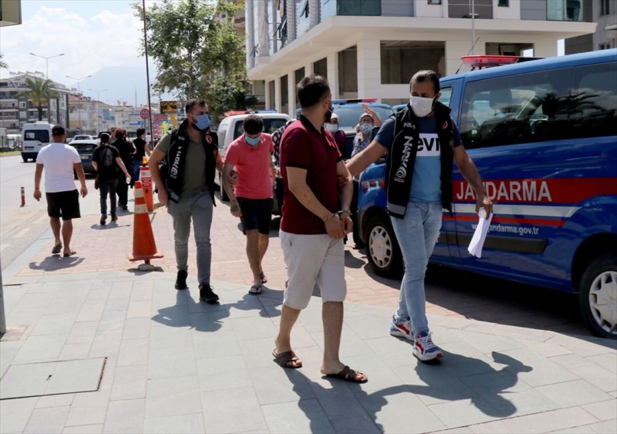 Antalya'da Uyuşturucu Operasyonunda 3 Şüpheli Yakalandı