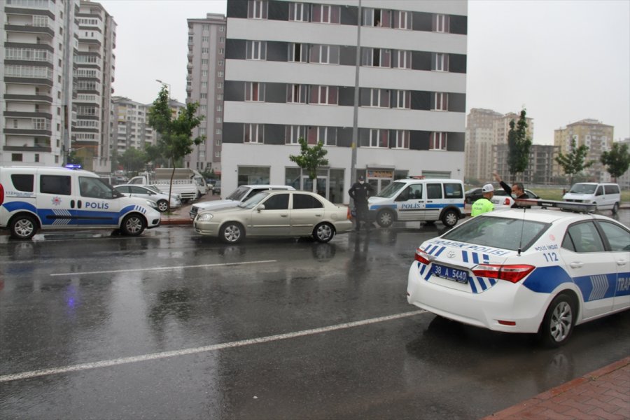 Kayseri'de Polisin "dur" İhtarına Uymayan Şüpheli Kovalamaca Sonucu Yakalandı