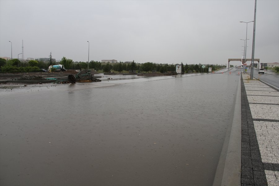 Kayseri'de Sağanak Etkili Oldu