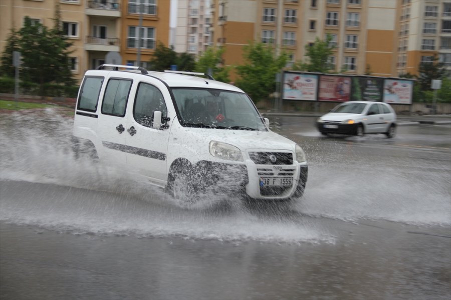 Kayseri'de Sağanak Etkili Oldu