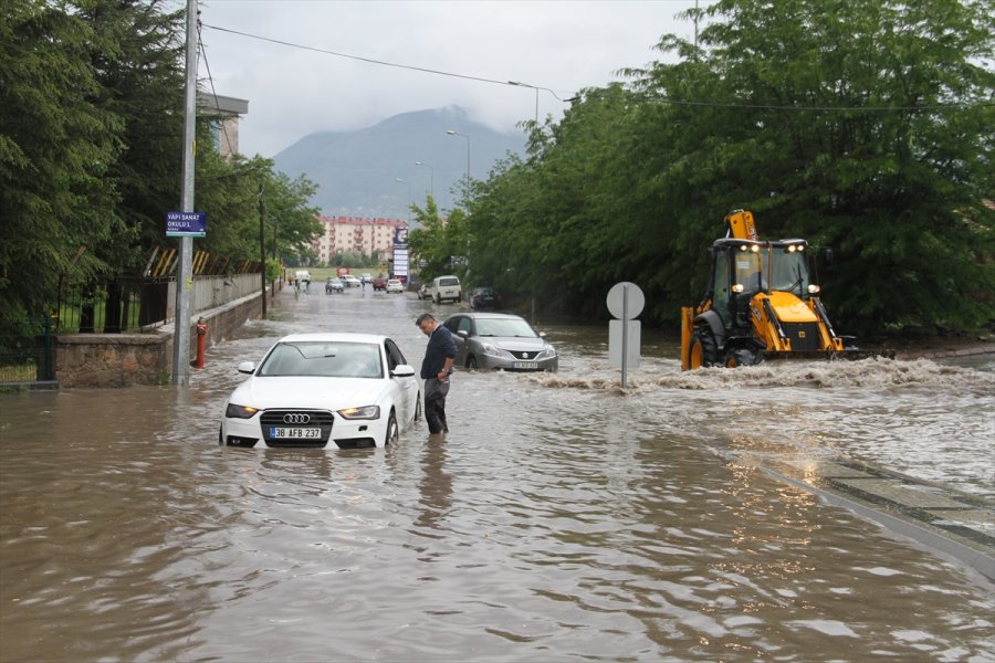 Kayseri'de Sağanak Etkili Oldu